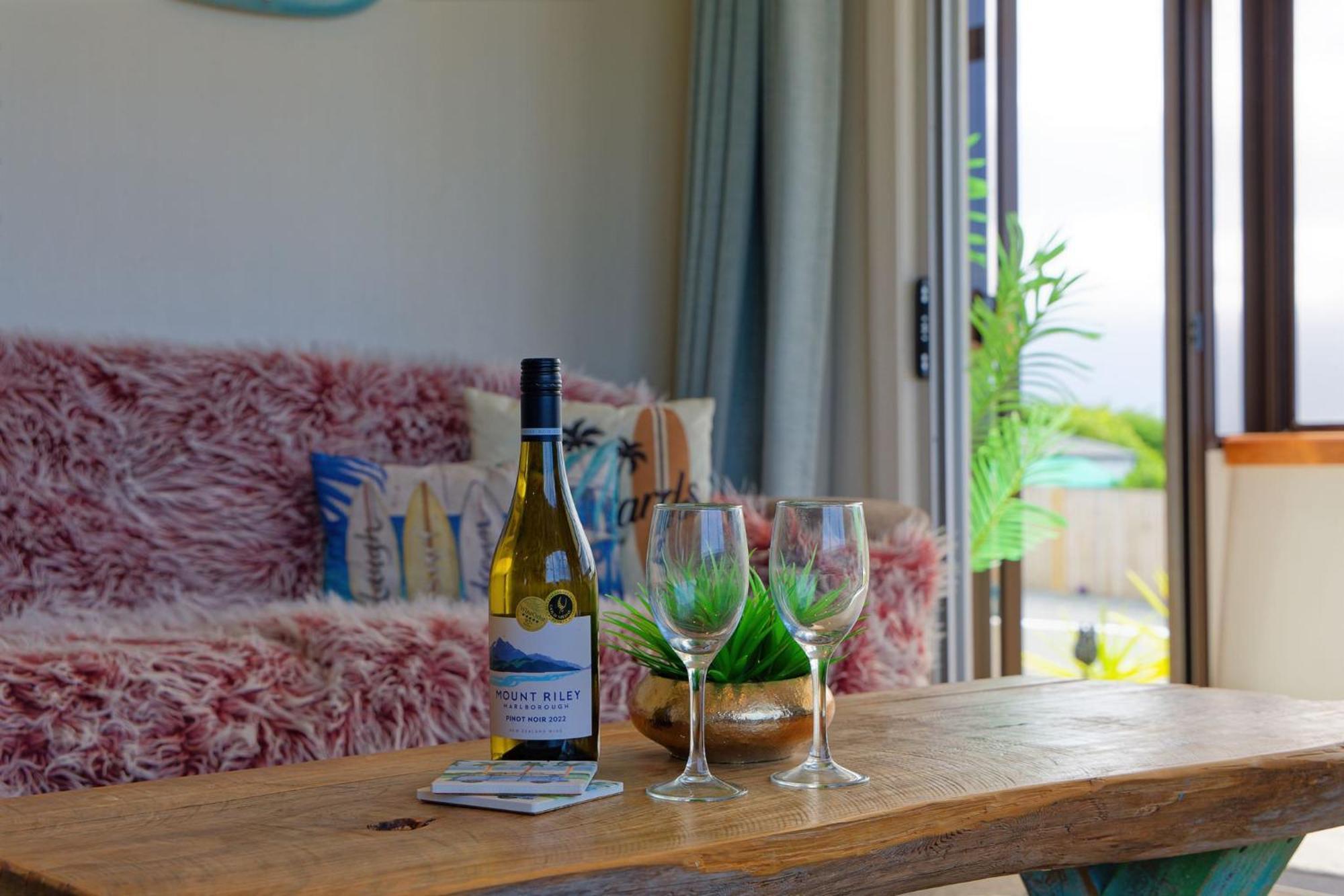 Five Palms Villa Kaikoura Bagian luar foto